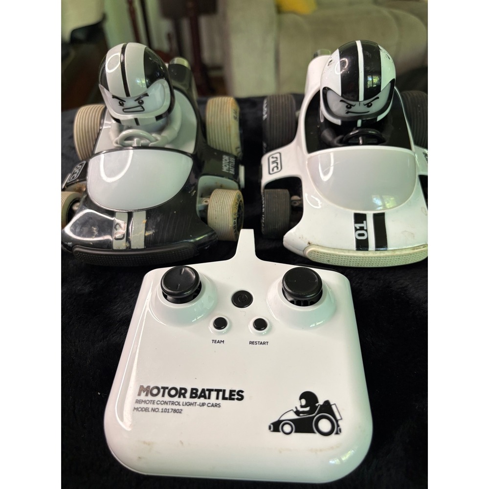 Motor Battles Remote Control Light-Up Cars Set Model 1017802 RC Bumper‎ Cars